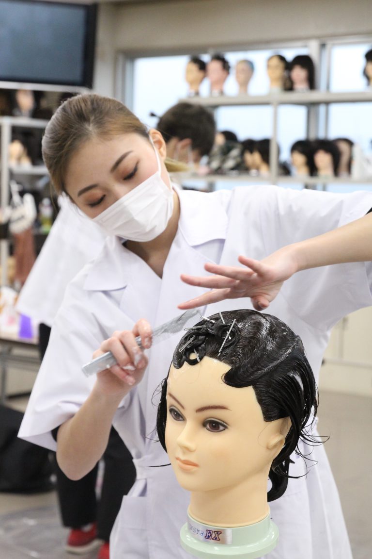 美容師国家試験（実技）が始まりました！！ 神戸御影の美容学校BEAUTY ARTS KOBE 日本高等美容専門学校